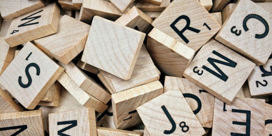 pourquoi les vieux adorent le Scrabble