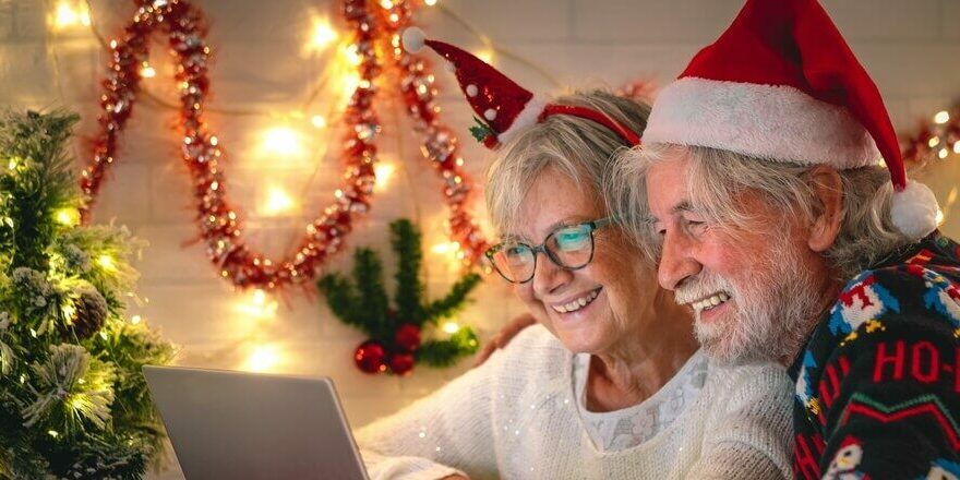12 idées de cadeaux de Noël pour ses grands-parents (Décembre 2023)