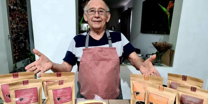 À 79 ans, un Papi fan de cuisine devient star sur Youtube grâce au confinement