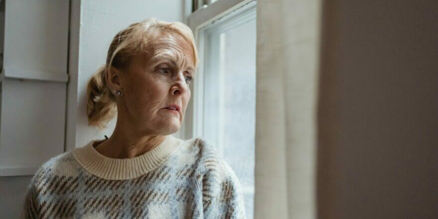 EXCLUSIF: Une étude montre les conséquences de la solitude chez les seniors